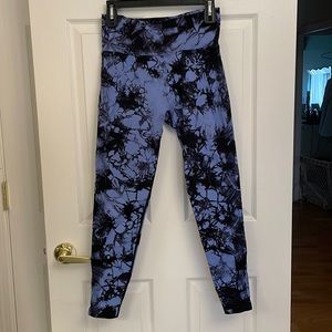 Yeoreo • scrunch butt leggings • Large